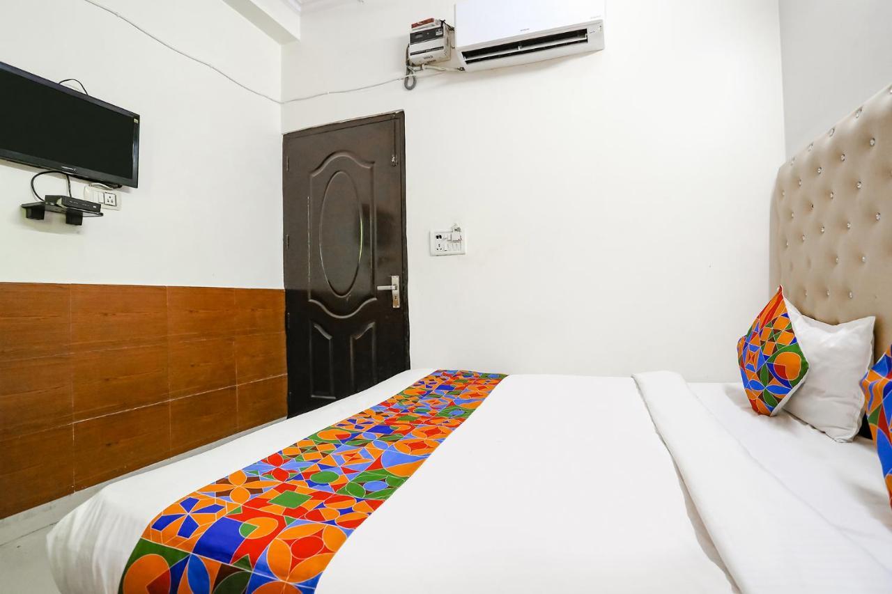 Fabhotel The Lazeez New Delhi Exterior photo